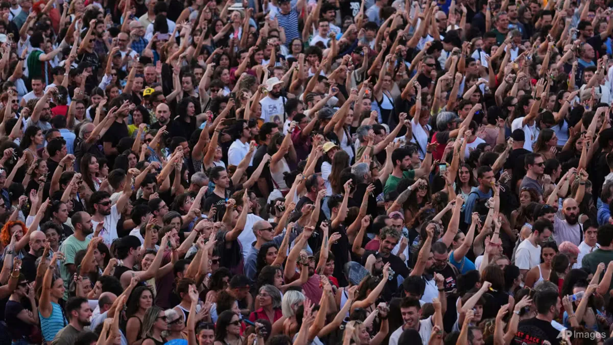 Tens of thousands march in Madrid over 87-year-old's eviction