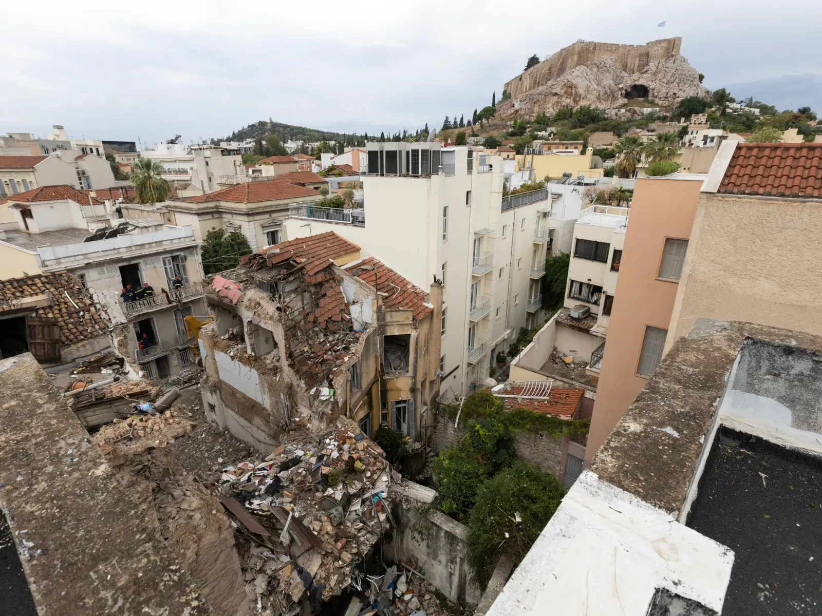 Athens gas blast kills six including four Americans